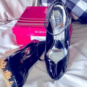 BCBG Girls black patent leather wedge peep toed sandal